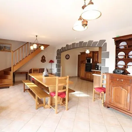 Maison De Caractere Au Coeur Des Volcans D'auvergne Avec Jardin, Terrasse, Poele Et Equipements Enfants - Fr-1-742-559 度假居